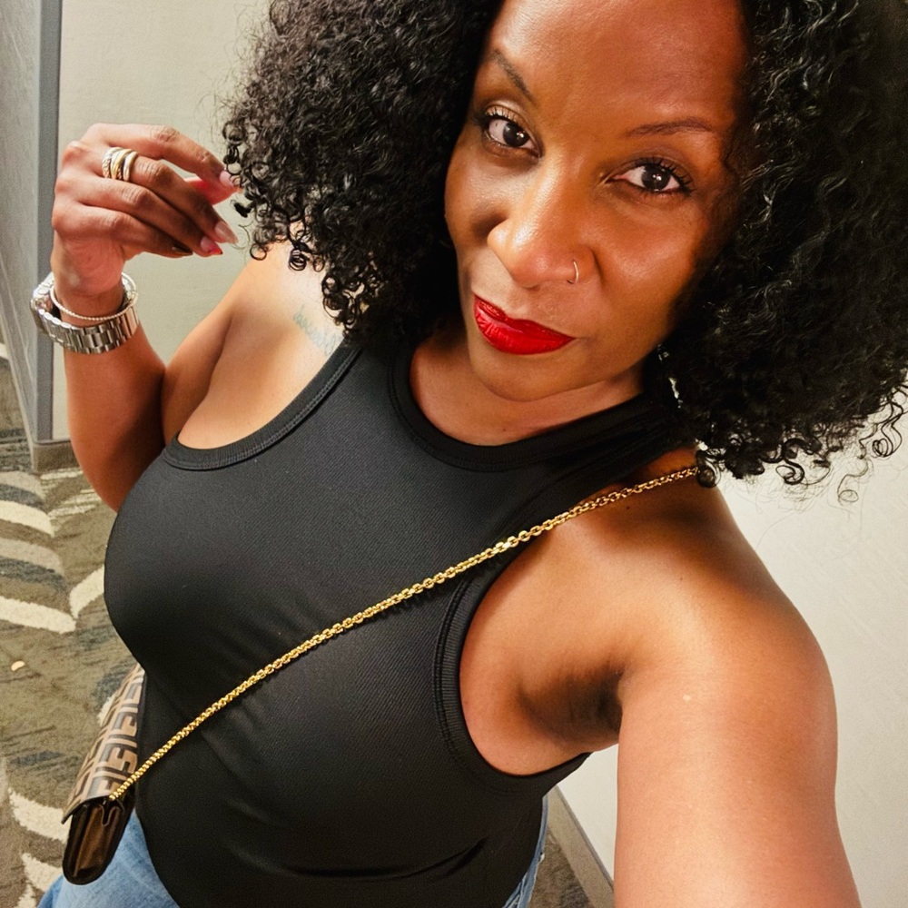 Meet your Posher, Kendra